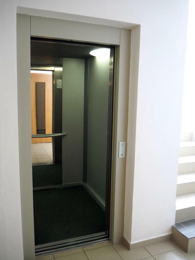 Apartman Patris 33 塔特兰斯卡斯特拉 外观 照片